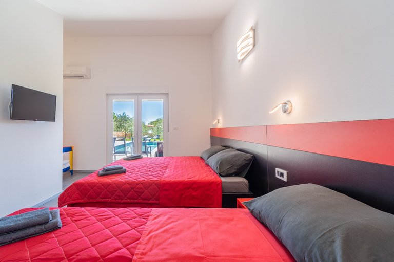 Bedroom 3, Modern Villa With Pool and Terrace, Marčana