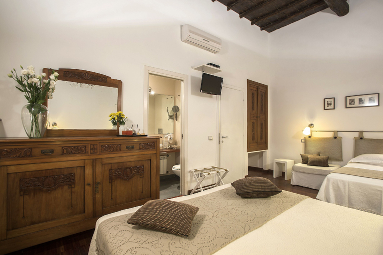 Bedroom 2, Arco del Lauro Bed & Breakfast, Rome