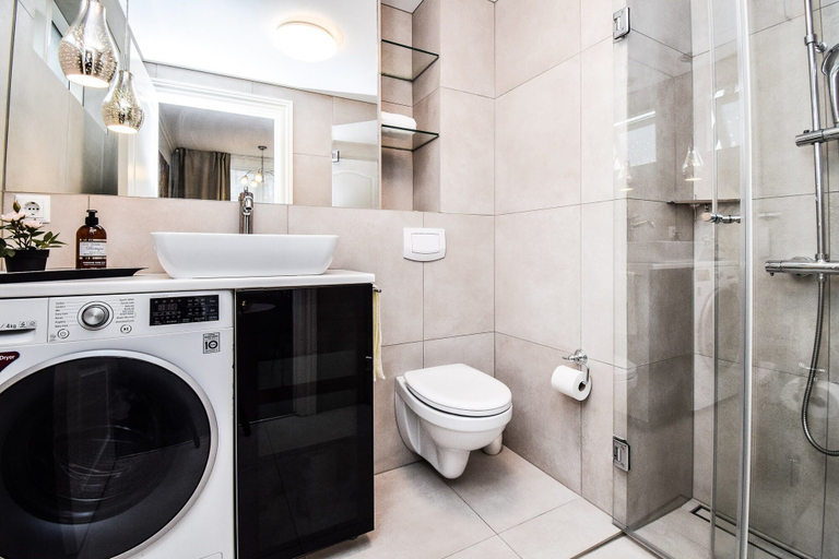Bathroom, Studio H17, Reykjavík