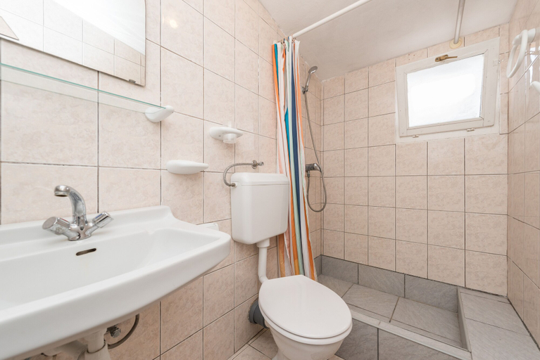 Bathroom, Apartment Bubanovic, Vir