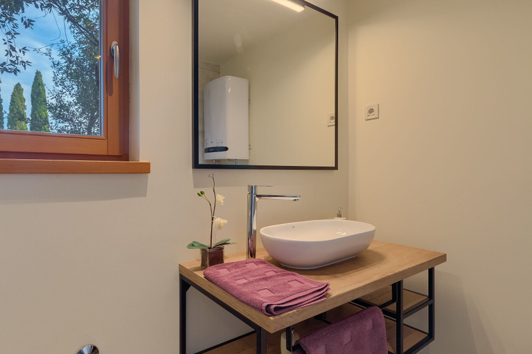 Bathroom 3, Holiday House in Pula 30 m From the sea, Pula