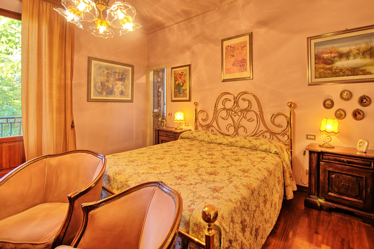 Bedroom 2, Villa Lauretana, Siena