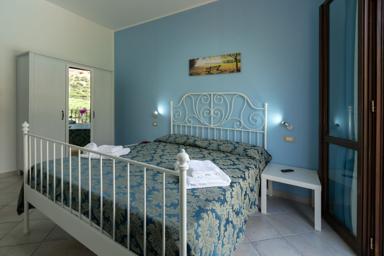 Bedroom 4, Hotel Achibea, Trapani