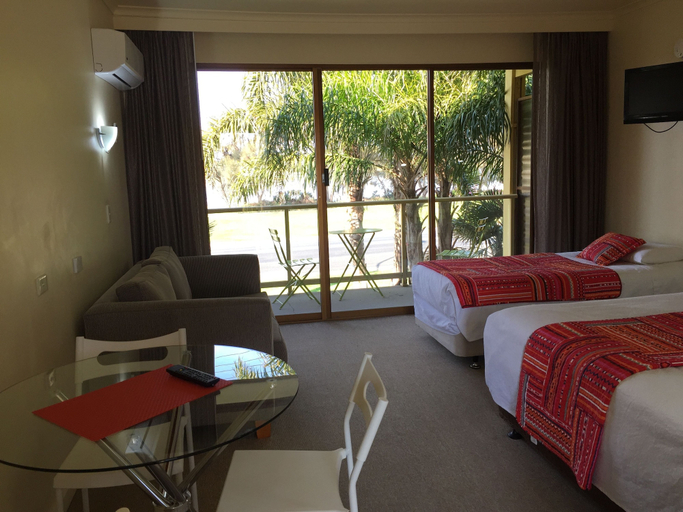 Bedroom 3, Abel Tasman Waterfront Motel, E. Gippsland - Bairnsdale