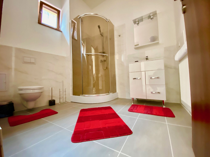 Bathroom, Cardinal Central Apartment, Satu Mare