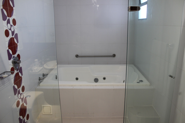 Bathroom 5, Hotel Atrium Plaza, Barranquilla
