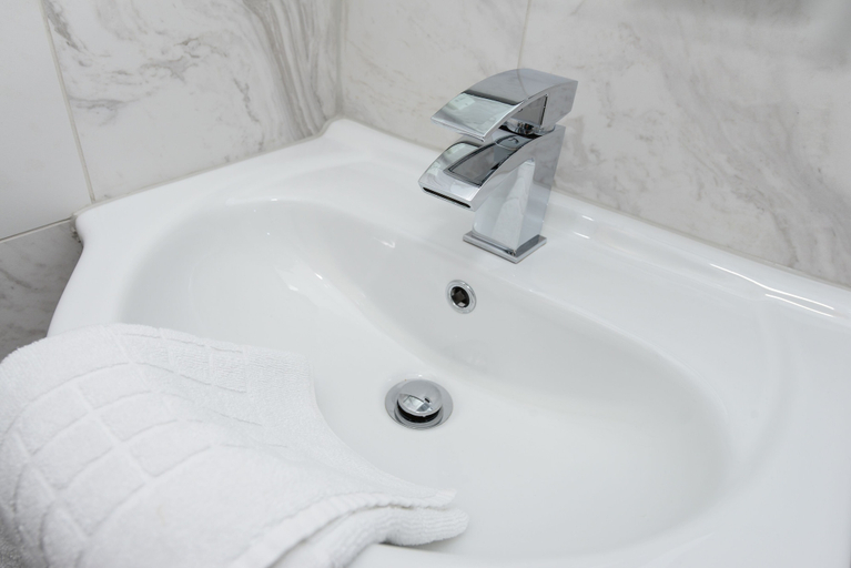 Bathroom 2, Adbolton Apartments - New & Low Carbon, Nottinghamshire