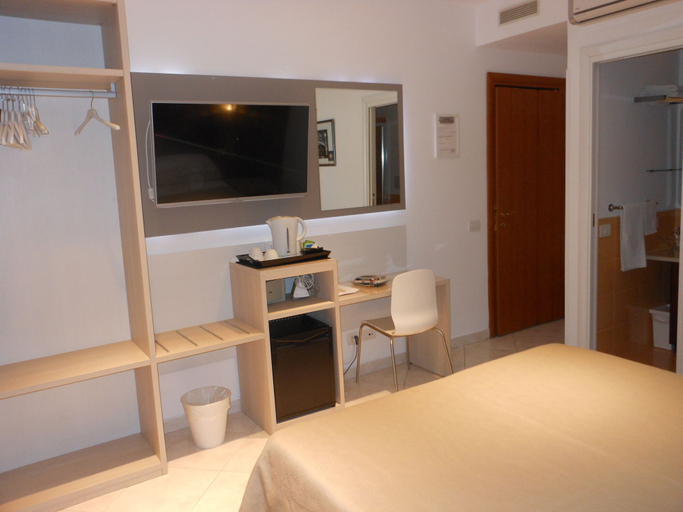 Bedroom 4, Domus Chiara al Colosseo, Roma