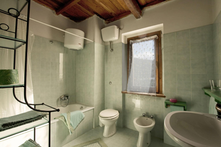 Bathroom 4, Selvicolle Country House, Macerata