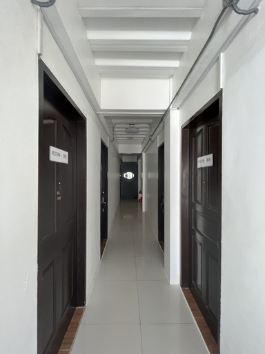 Others 5, Wald's Place, Malay