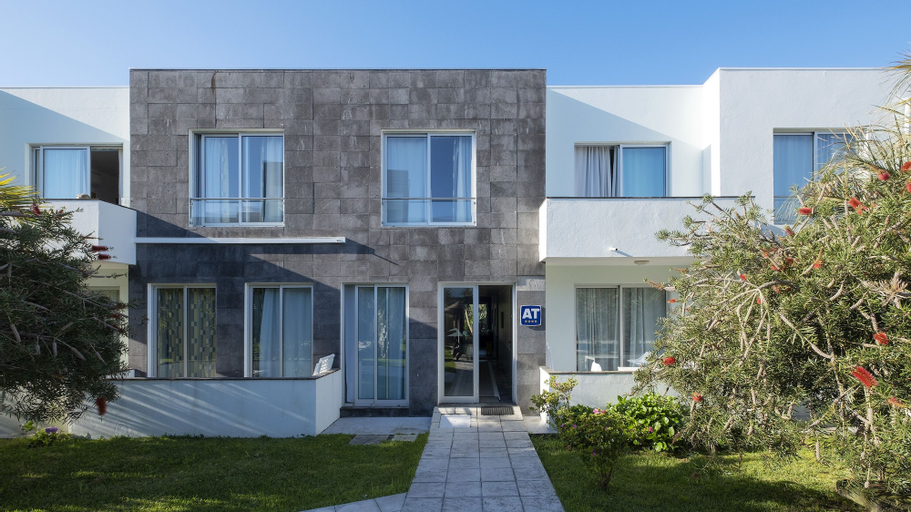 Exterior & Views 18