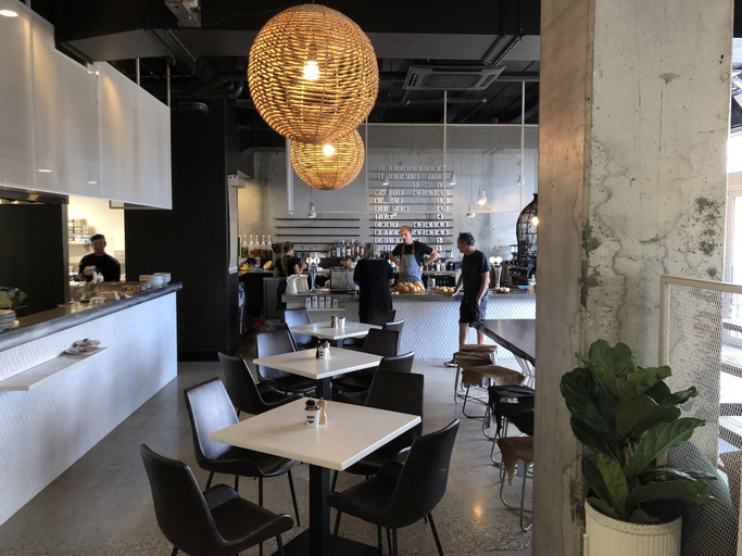 Food & Drinks 5, Ramada Suites by Wyndham Queenstown Remarkables Park, Queenstown-Lakes