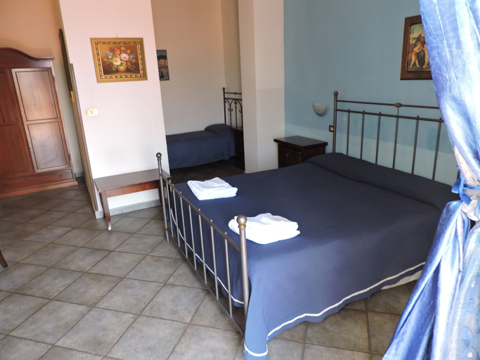 Bedroom 4, Hotel Concordia, Palermo