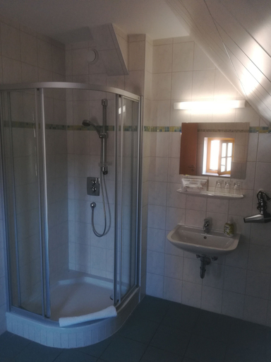 Bathroom 4, Hotel Altes Salzamt, Saalekreis