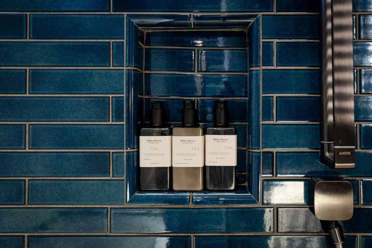 Bathroom 5, The Londoner, London