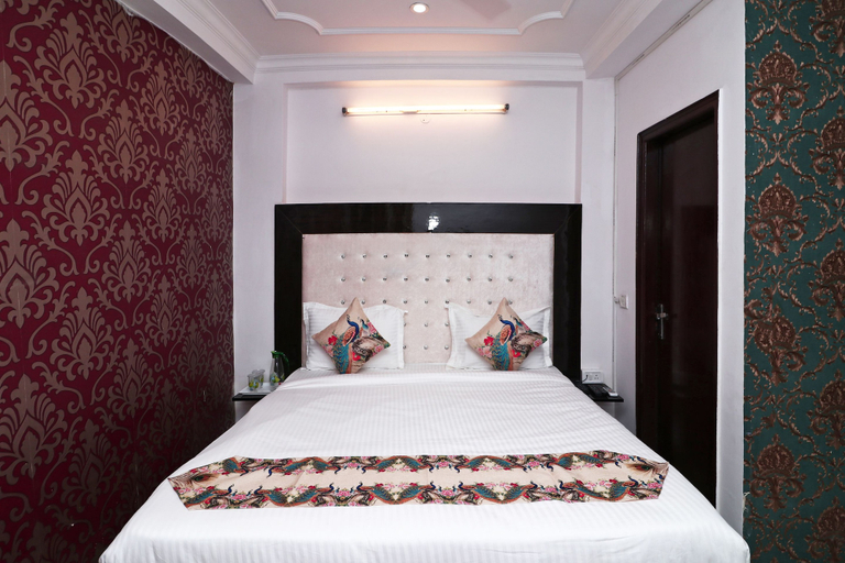 Bedroom 4, Airport Hotel Eagle Eye, Delhi