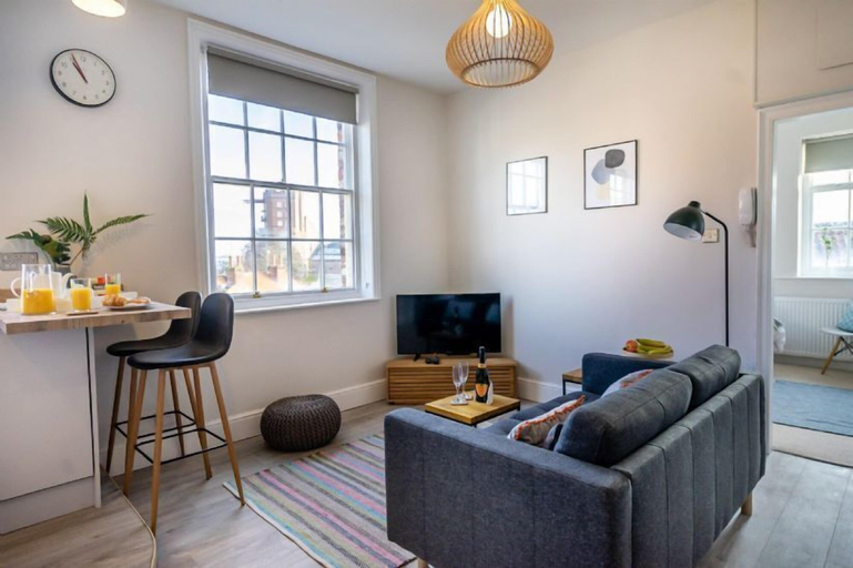 Others 5, Riverside City Loft Apartment, York