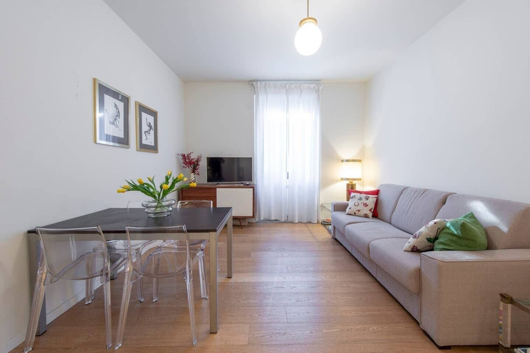 Living room 5, JOIVY Apartment, Window to the Vertical Forest, Milano