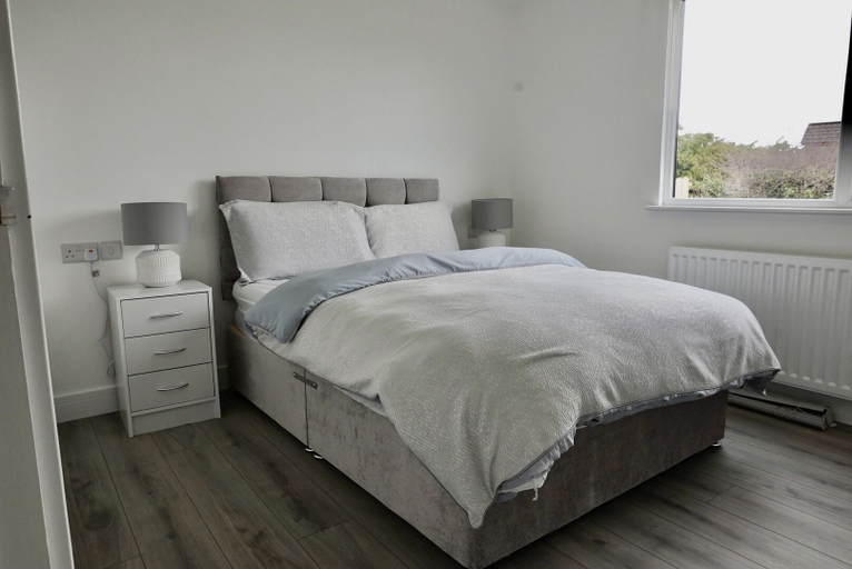 Bedroom 2, Castle View Chalet by Clonlum Cottages, Newry, Mourne and Down