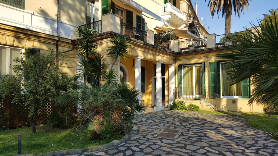 Exterior 4, Casa Vicki, Genova