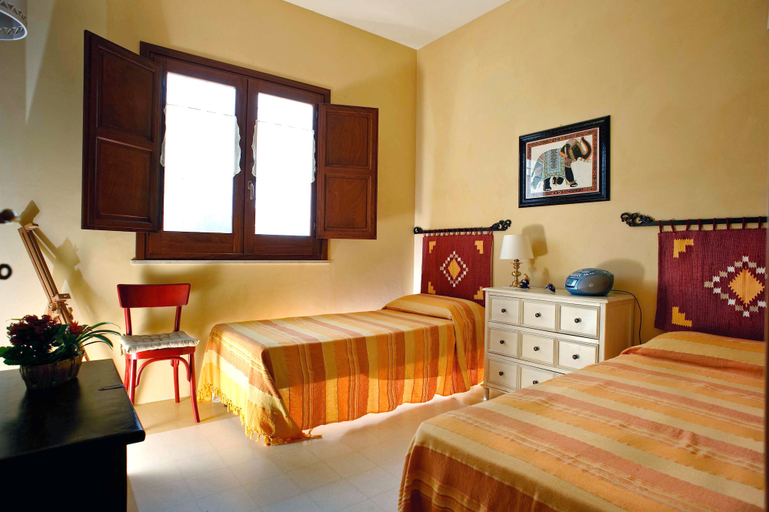 Room 4, Casa Valderice, Trapani