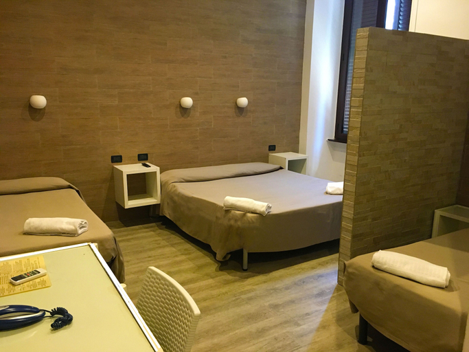 Bedroom 3, Grand Hotel Olympic, Rome