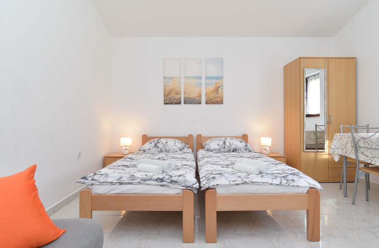 Bedroom 2, Apartment 535, Pula