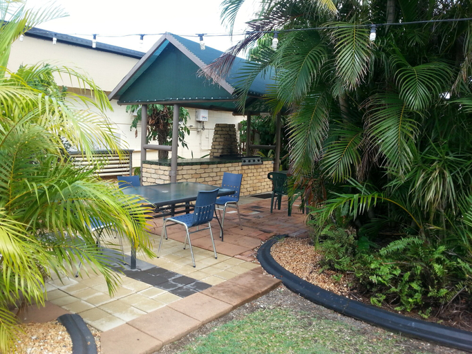 Others 5, Golden Fountain Motel, Rockhampton
