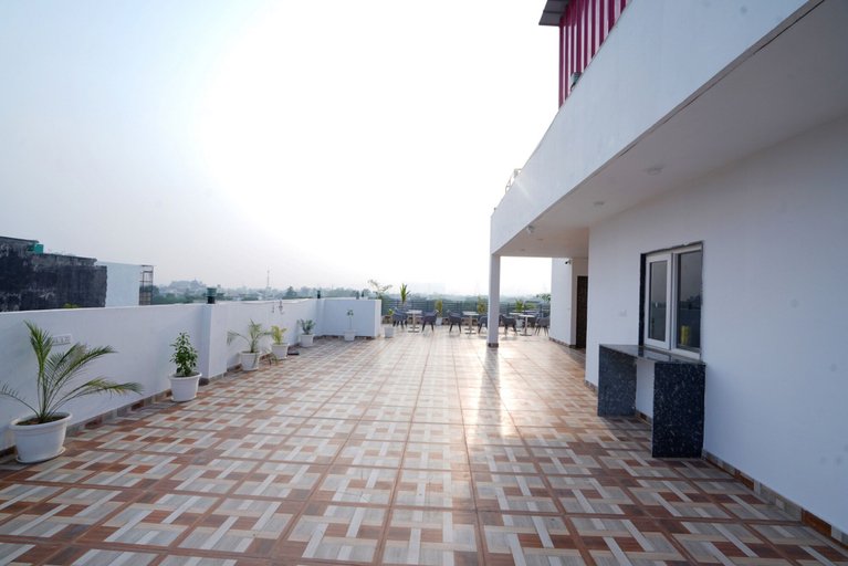 Others 5, ExpoMart Inn, Gautam Buddha Nagar