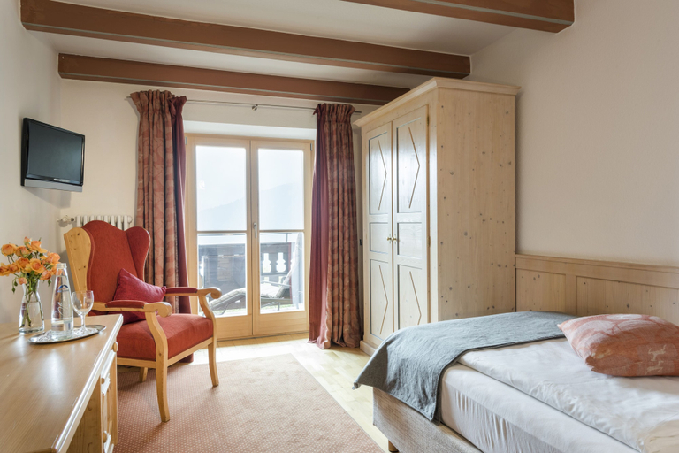Bedroom 2, Der Westerhof Tegernsee Hotel, Miesbach