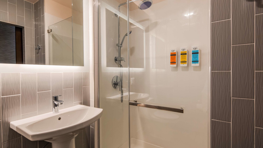 Bathroom 4, GLō Best Western Brooklyn NYC, New York
