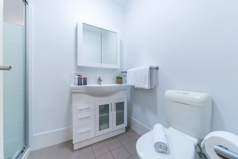 Bathroom, Studio 8 on Waterson, Whitsunday