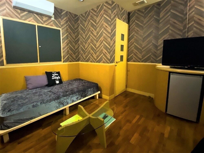 Bedroom 3, Hotel Bin, Okinawa