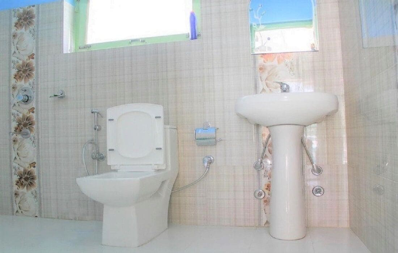 Bathroom, Ibex Guest House, Leh