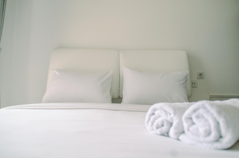 Bedroom 3, Comfortable Studio With Pool View At Sky House Bsd Apartment, South Tangerang