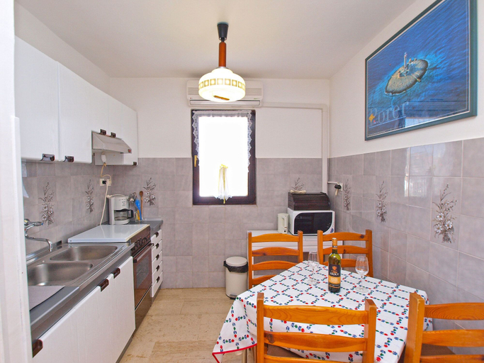 Others 4, Apartment 1334, Medulin