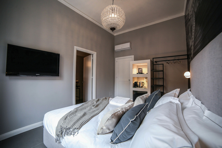 Bedroom 3, Family Affair, Palermo