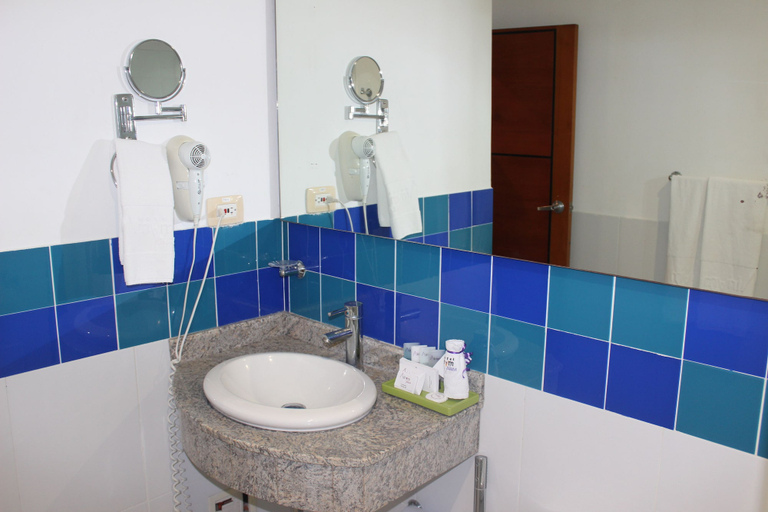 Bathroom 5, Hotel Atrium Plaza, Barranquilla