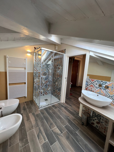 Bathroom 5, Osteria Senza Fretta Affittacamere, Cuneo