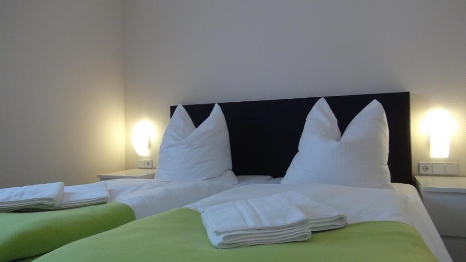 Bedroom 3, Hotel Altes Salzamt, Saalekreis