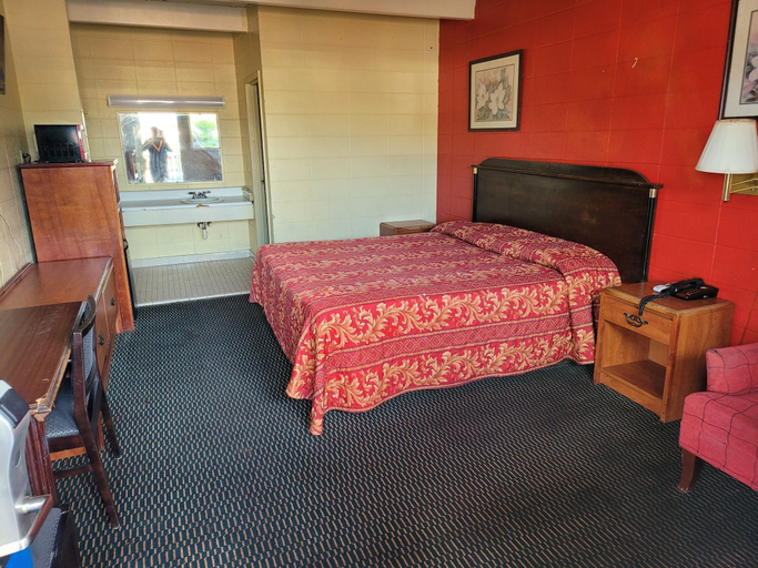 Bedroom 3, Relax inn, George