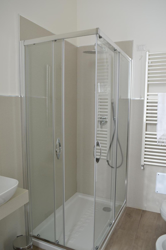 Bathroom 5, Le Signorine B&B Lecce, Lecce