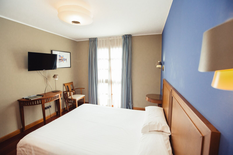 Bedroom 3, Hotel El Sella, Asturias