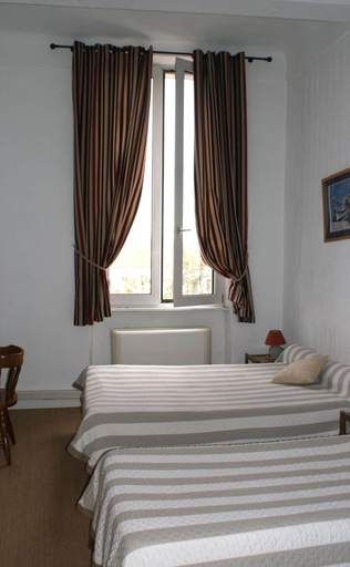 Bedroom 4, Hotel Le Jaures, Var