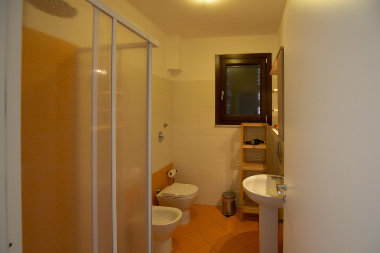 Bathroom 4, Boa Vista, Trapani