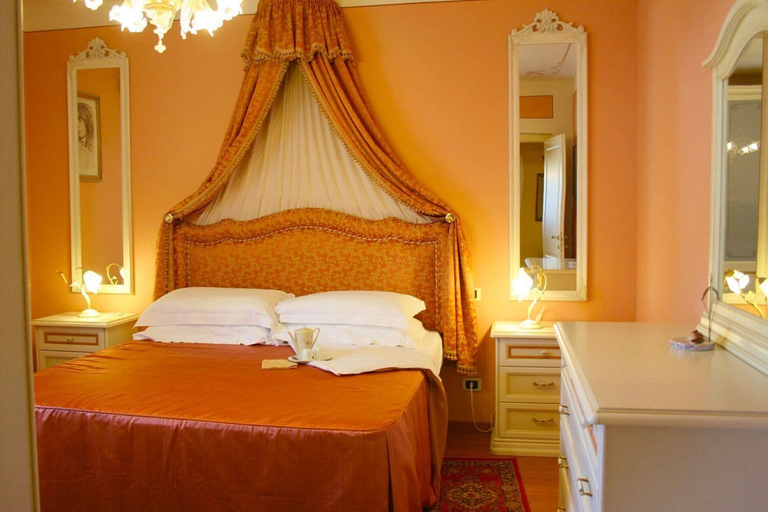 Bedroom 2, Villa Cappuccini, Arezzo