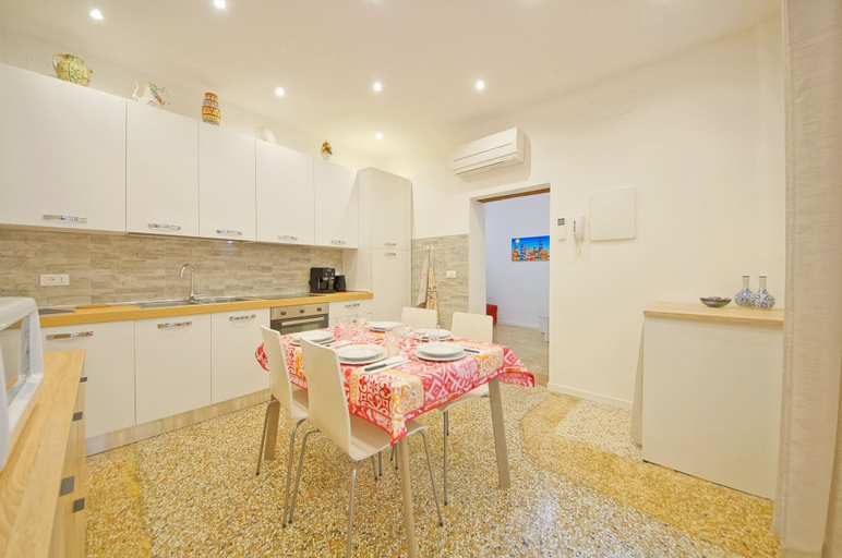 Others 5, DolceVita Apartments N. 373, Venezia