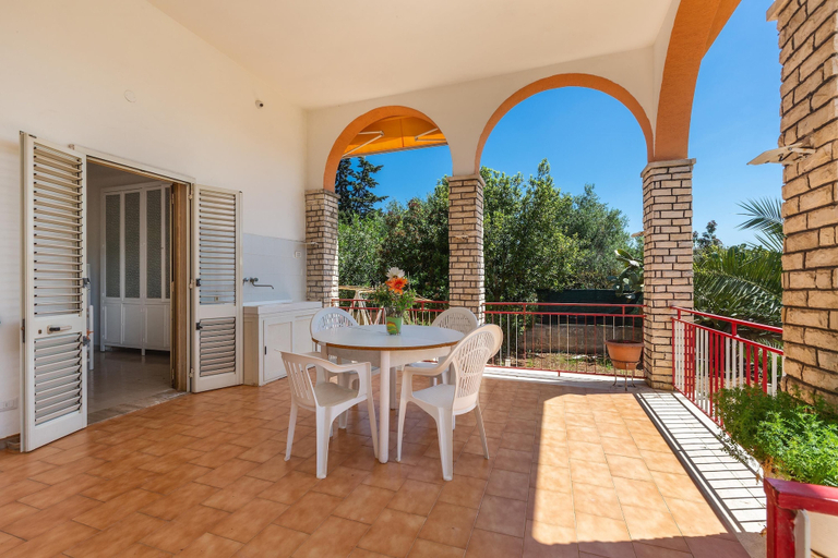 Others 5, Villa Benny, Lecce