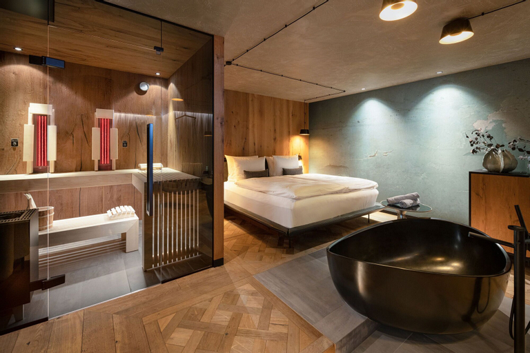 Bedroom 5, Wellness- & Sporthotel Jagdhof, Freyung-Grafenau
