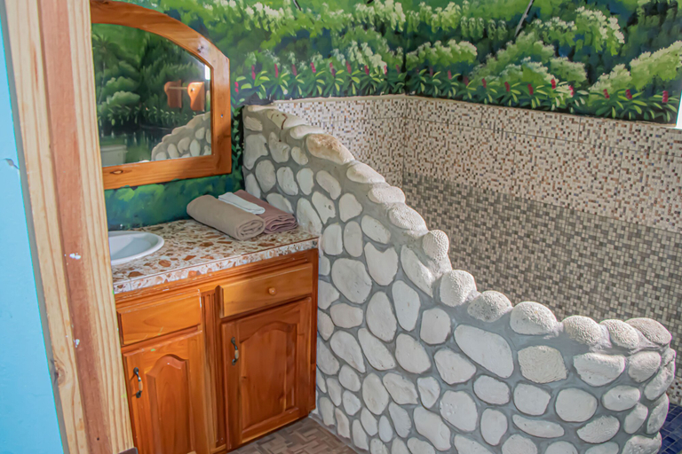Bathroom 4, Haley's Paradise at Blue Hole
